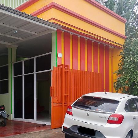 Готель Reddoorz Syariah At Shakira Alesha Enggal Бандар-Лампунг Екстер'єр фото