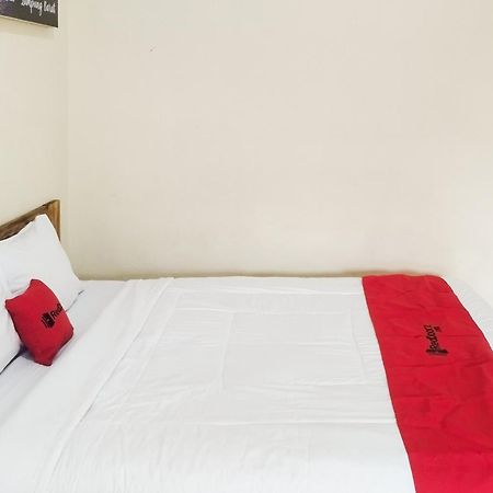 Готель Reddoorz Syariah At Shakira Alesha Enggal Бандар-Лампунг Екстер'єр фото